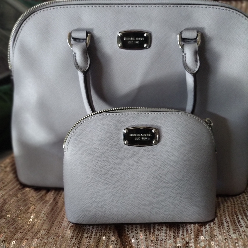 Michael kors purse@make up bag